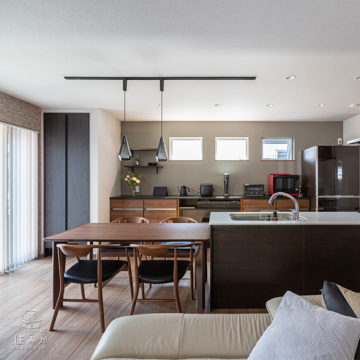 家族みんなが安心して暮らせるお家 親世帯のダイニングキッチン